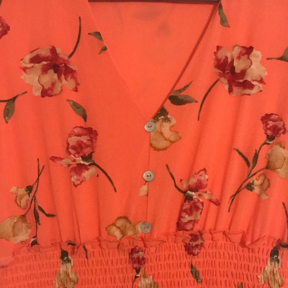 I am selling a Ember Rose blouse. - Picture 3 of 5